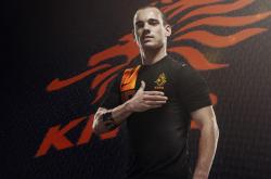 开云APP-北极星与黑夜迷宫，当阿坎吉独自扛起一支车队的命运