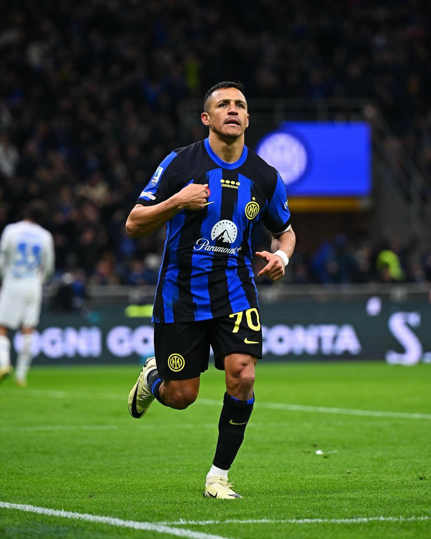 国际米兰主场击败马赛,继续领跑小组赛 国际米兰主场击败马赛,继续领跑小组赛