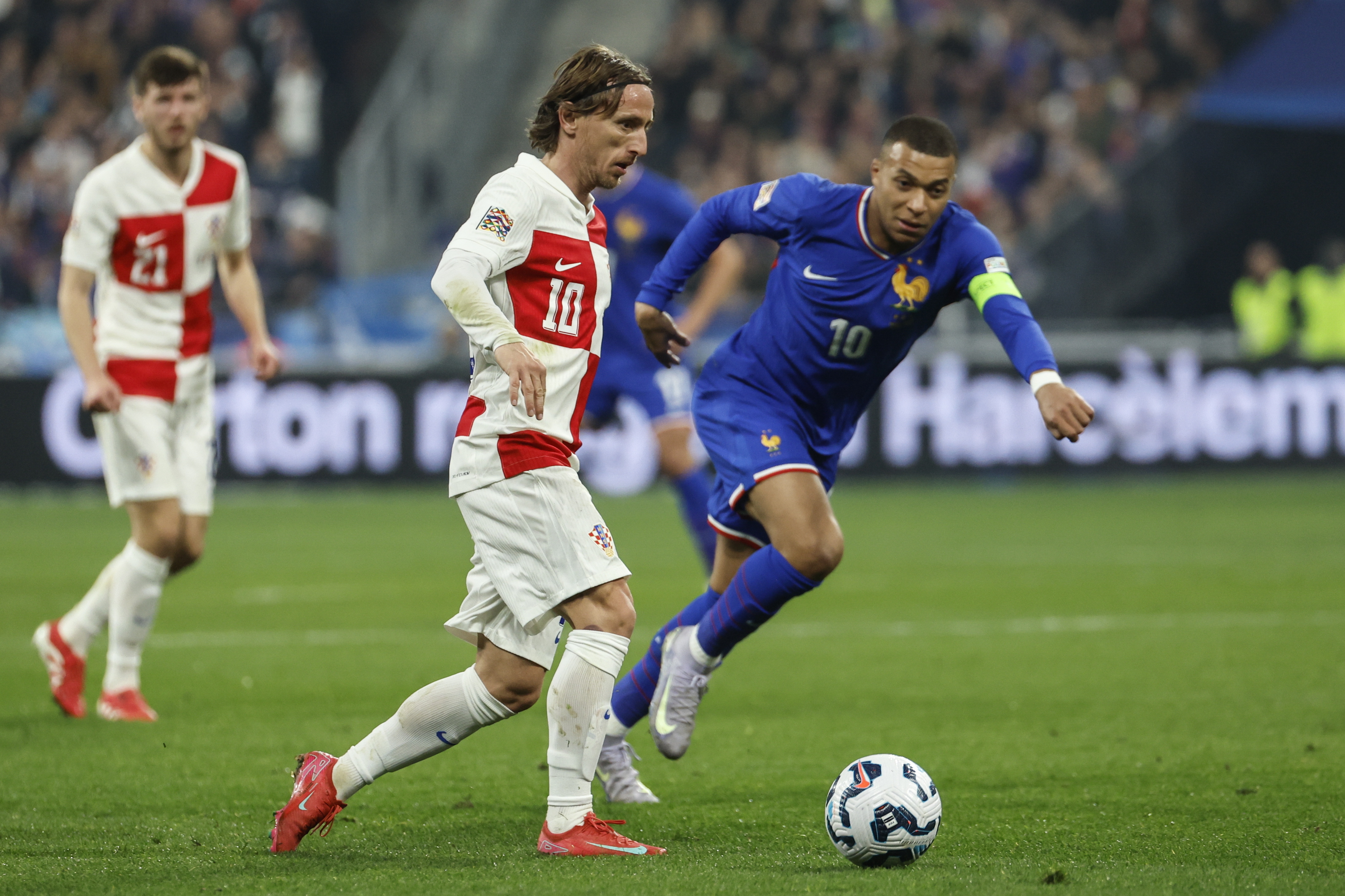 荷兰队首战告捷晋级欧国联半决赛