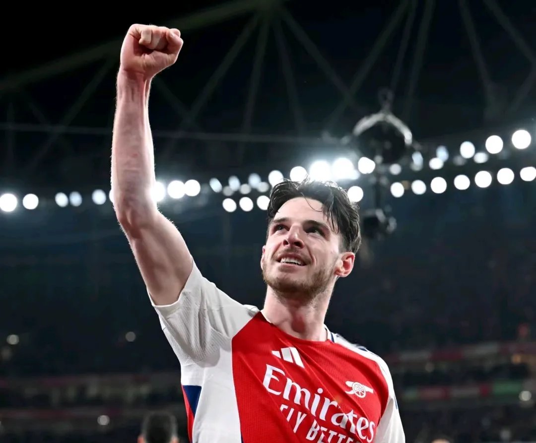 包含阿森纳年轻球员崭露头角，为球队增加后备力量的词条