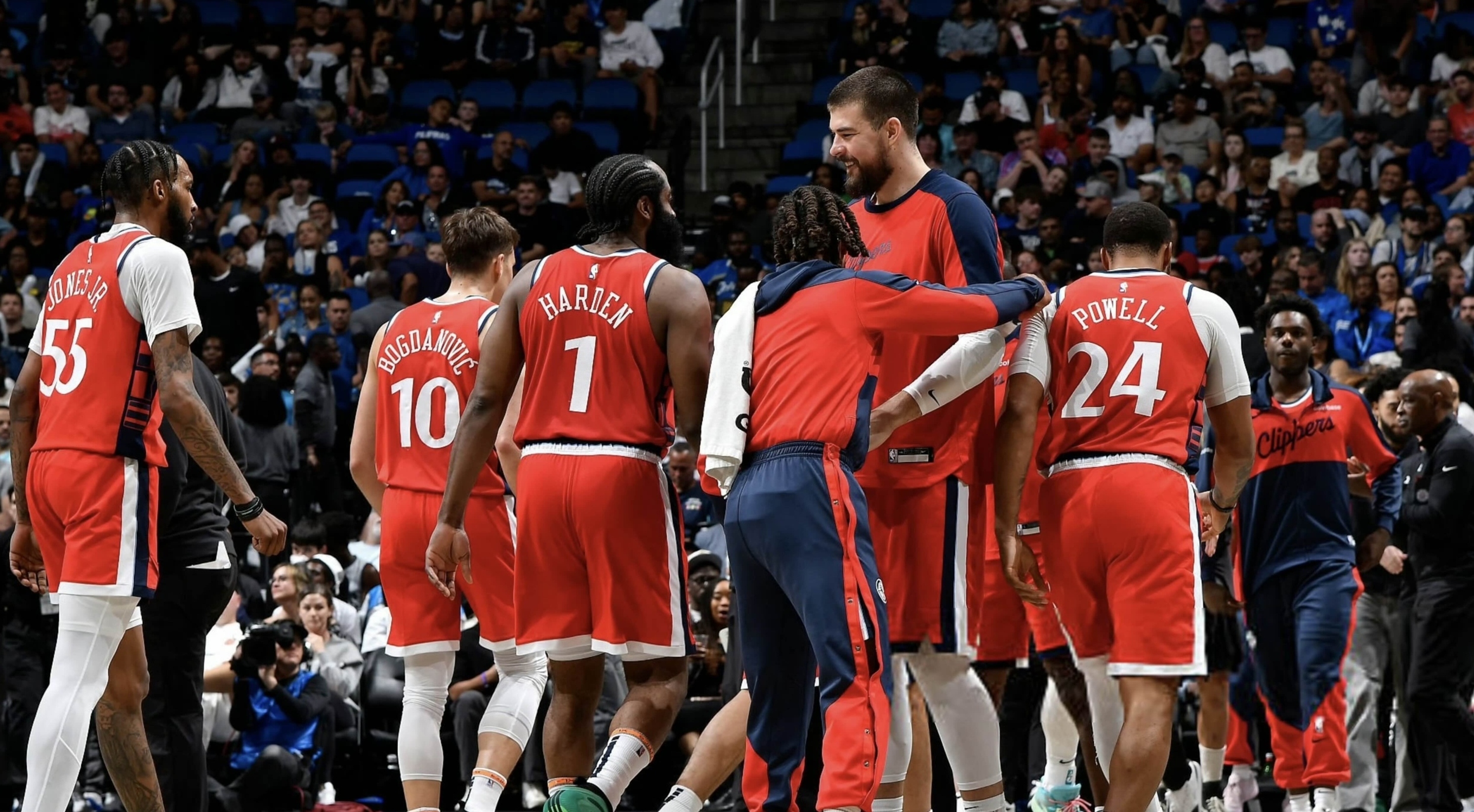 关于快船主场击败爵士，乔治24分的信息