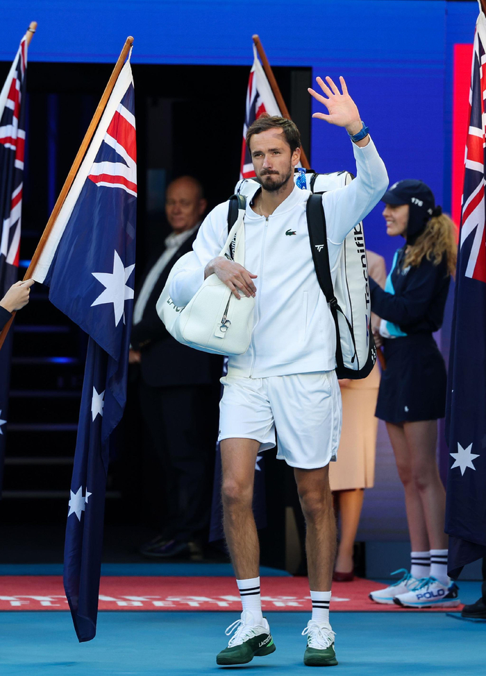 英国网球队轻取美国网球队，梅德韦杰夫统治全场的简单介绍