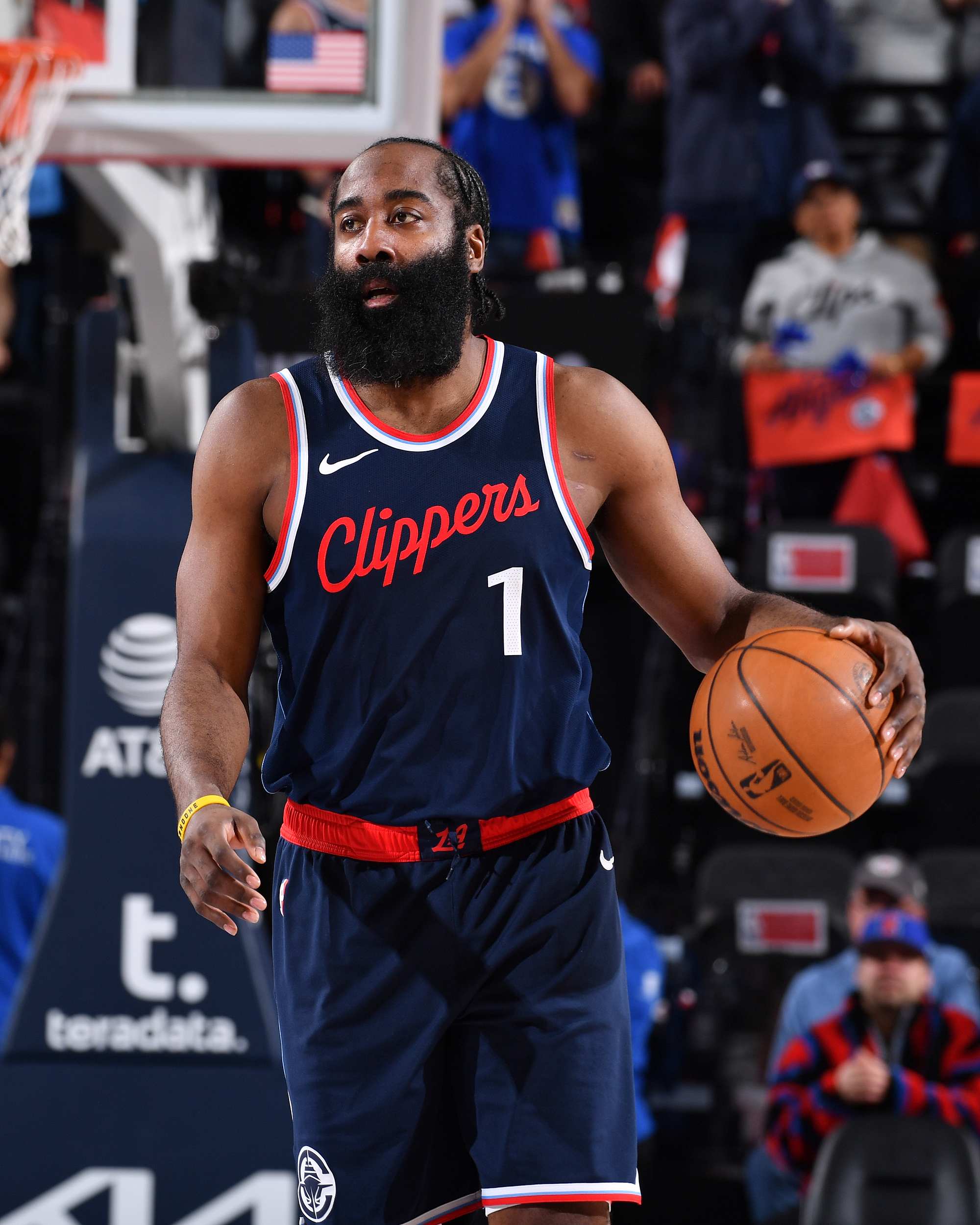 快船主场大胜灰熊，士气大振的简单介绍