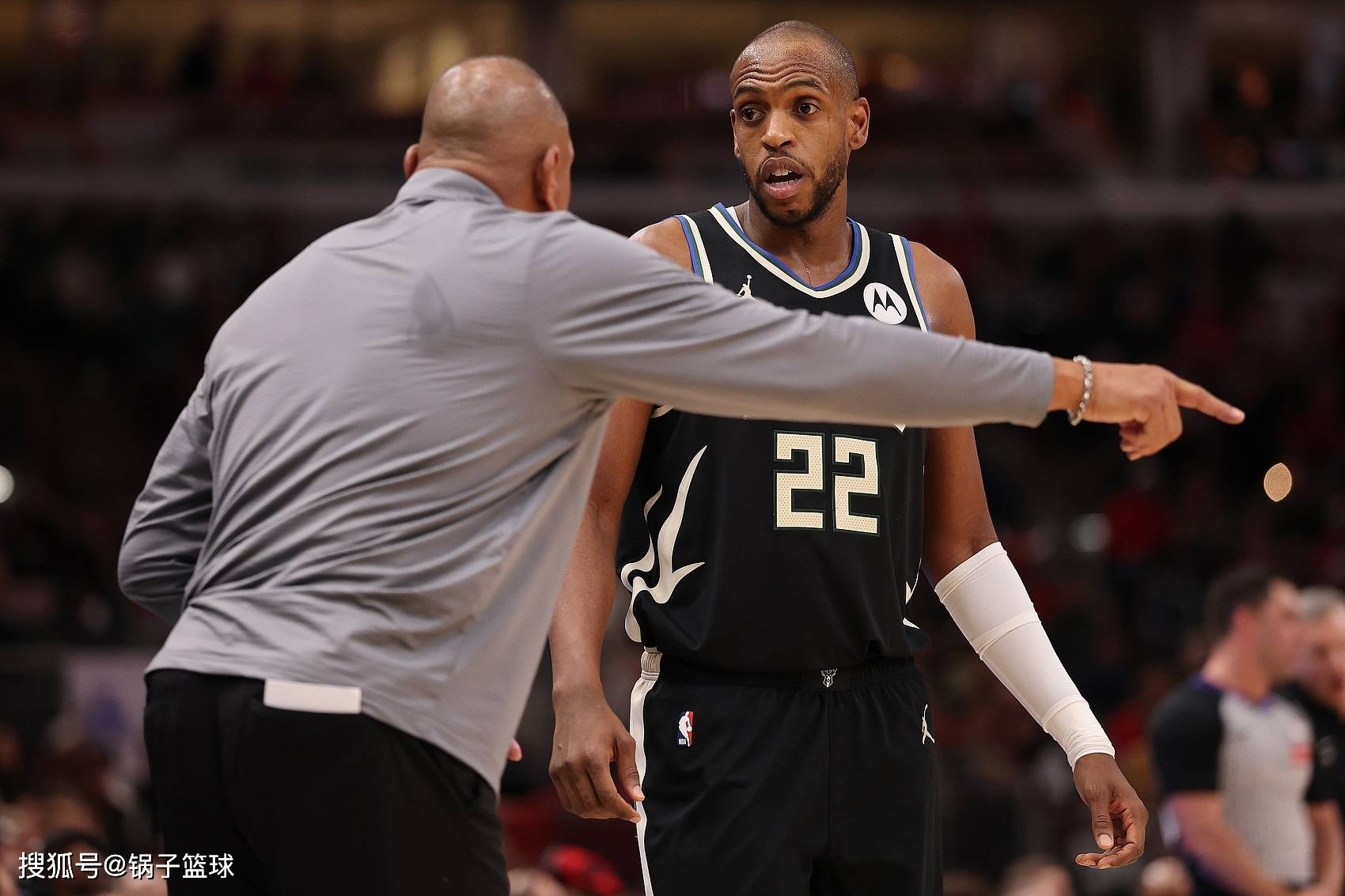 雄鹿主场击败魔术，米德尔顿独得27分