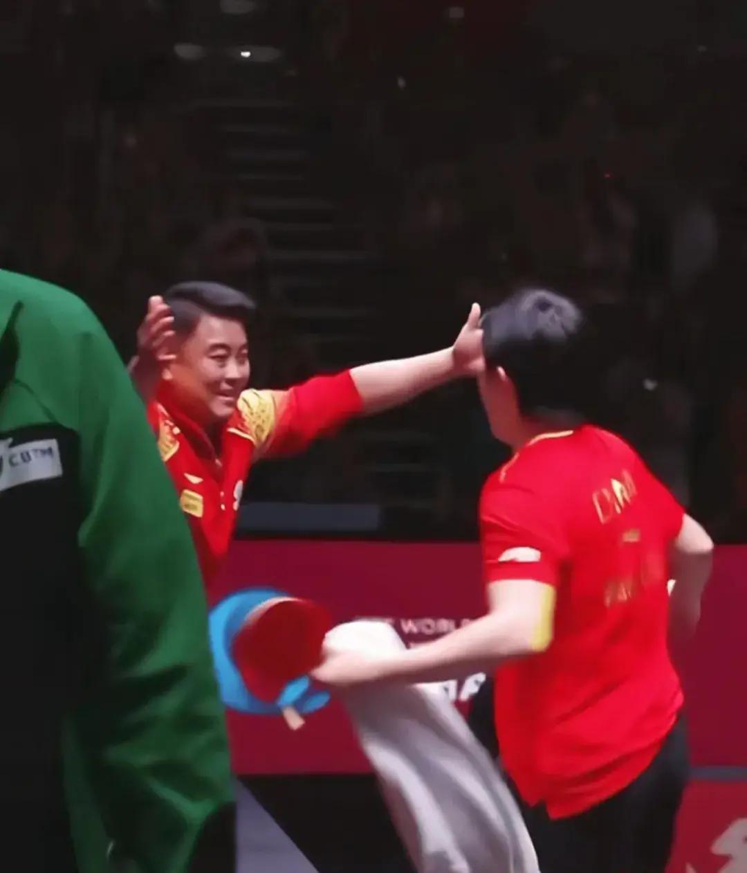 波兰乒乓球队碾压德国乒乓球队，王皓制霸全场