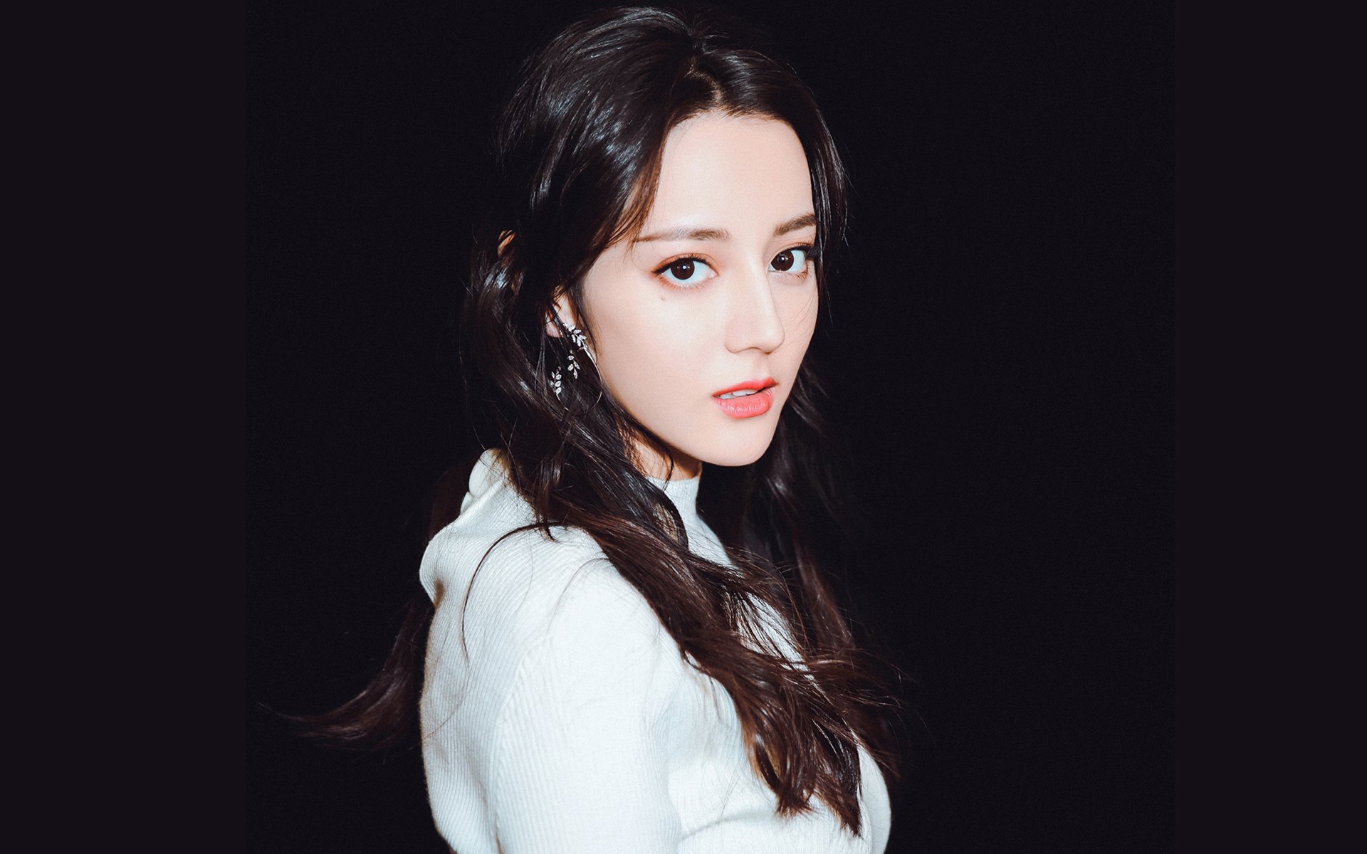 伦纳德个人能力完全展现,公牛队对阵广厦队引爆篮球盛宴