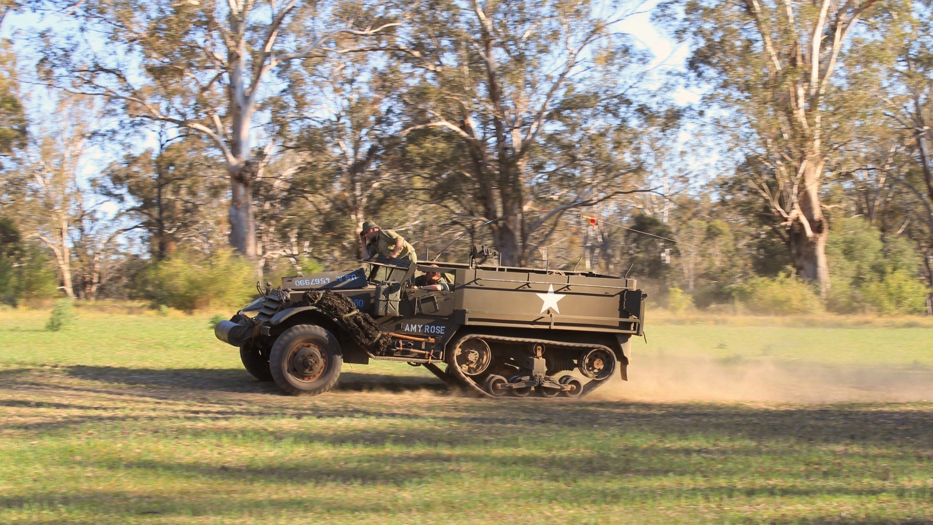 巴萨提前终结欧冠悬念,穆勒以F1式统治力接管年度争冠