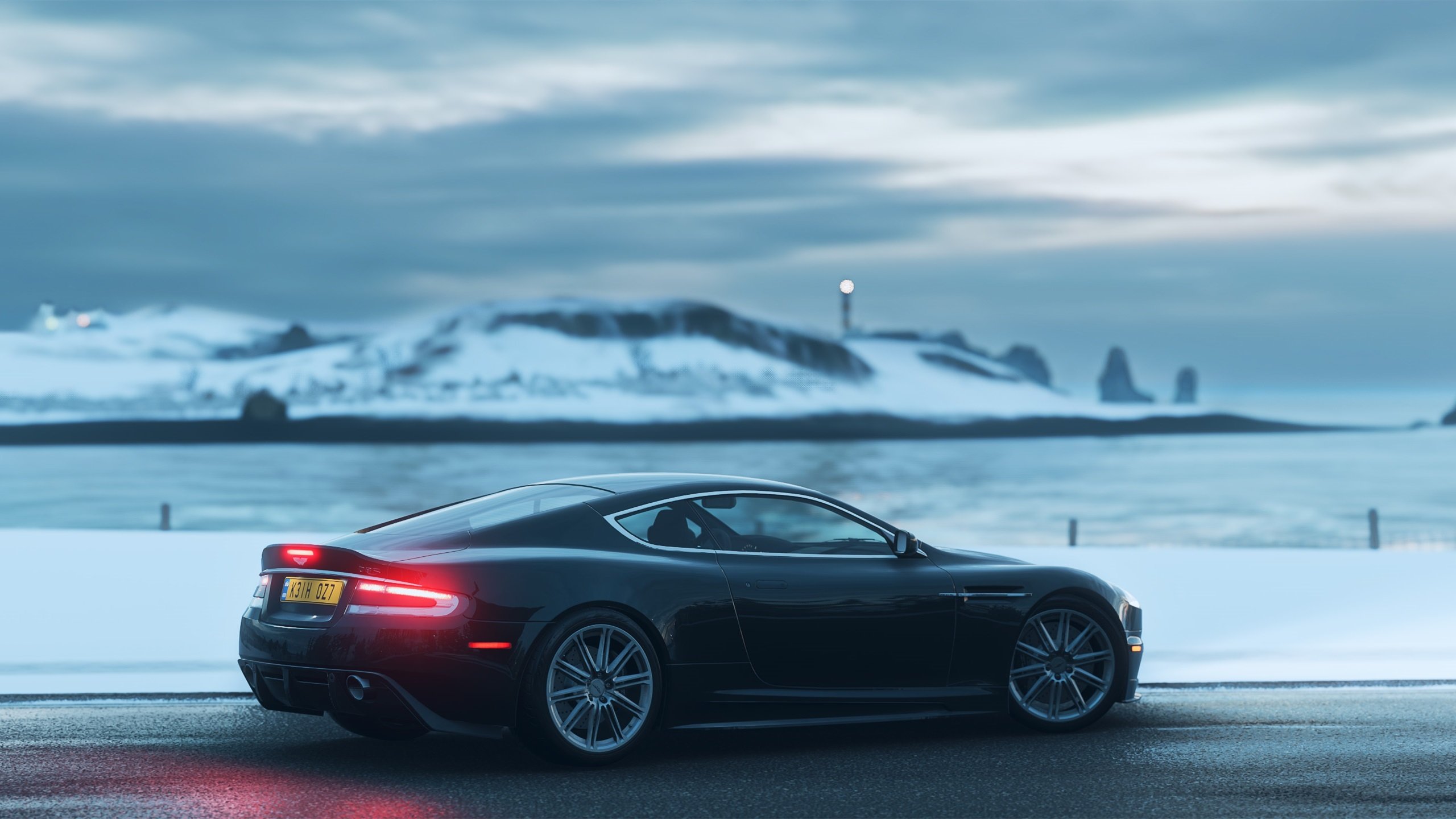 绿茵场上的双重奏，秘鲁攻克加拿大，莱万欧冠淘汰赛主宰战局